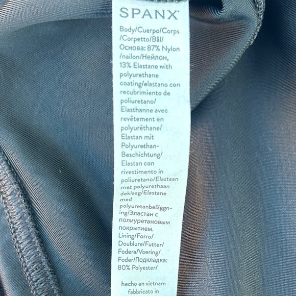 Spanx Stylish Black Faux Leather Leggings NWT - Picture 4 of 6